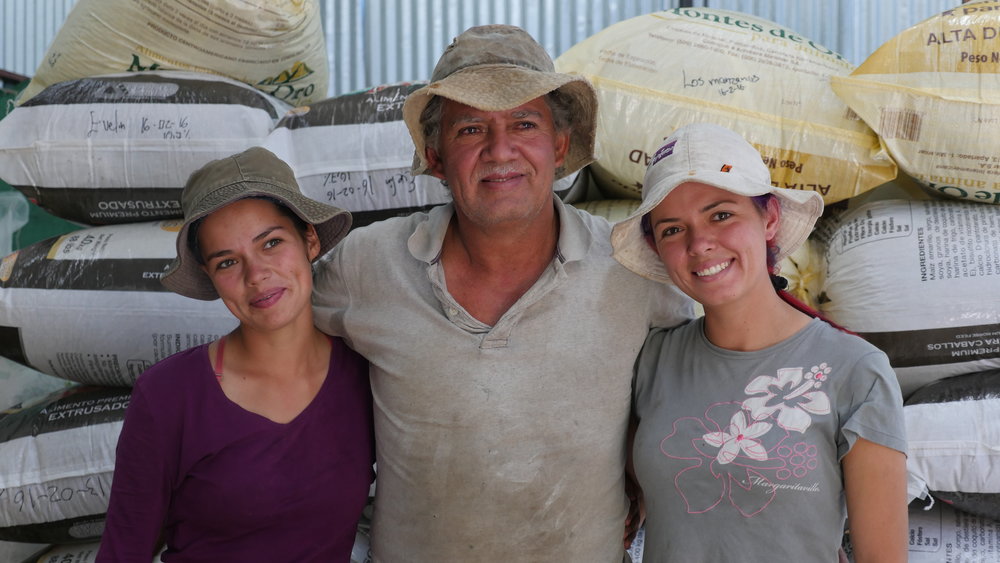 Mario with his two daughters Maria and Arleen at La Angostura coffee farm